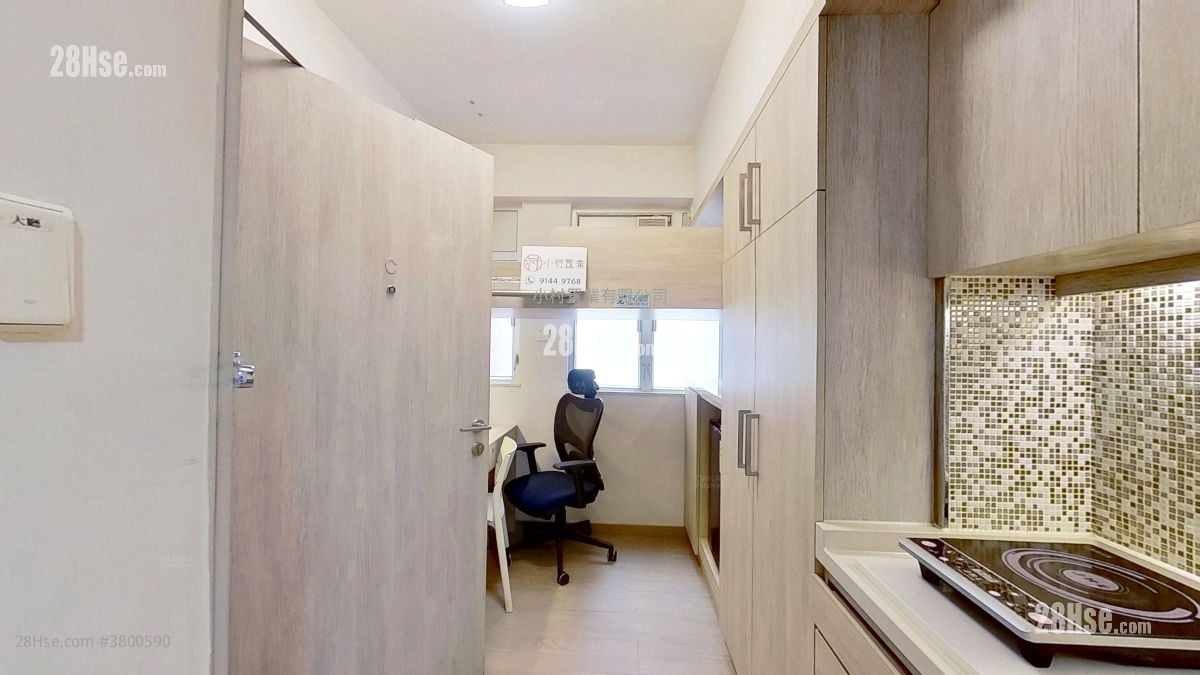 living room: 182 Jaffe Road Rental Studio , 1 Bathroom 150 ft²