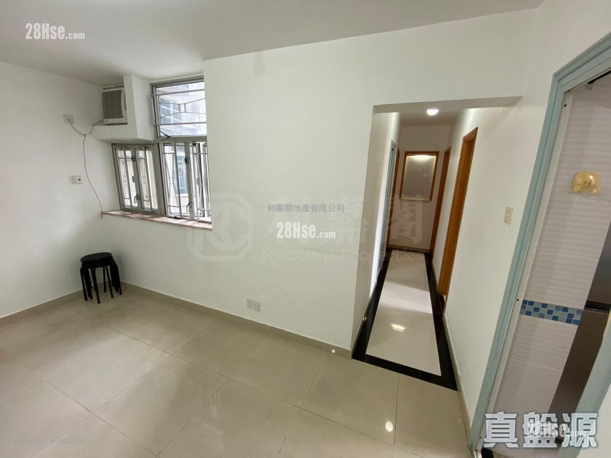 On Ning Garden Sell 3 Bedrooms 538 ft²