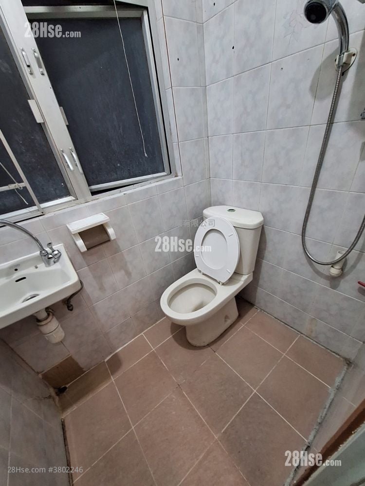 Whampoa Building Sell 2 Bedrooms , 1 Bathroom 290 ft²