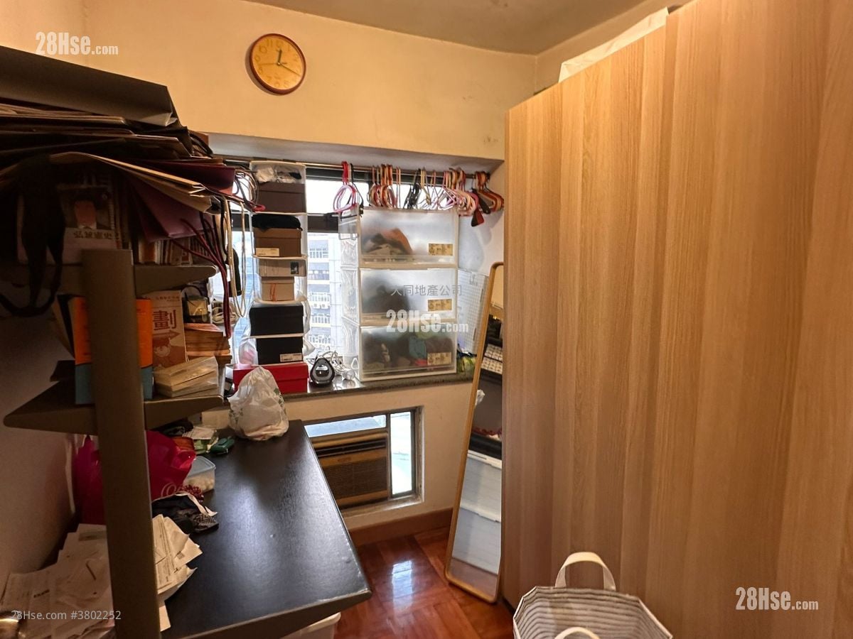 荣裕阁 售盘 3 房 405 平方尺