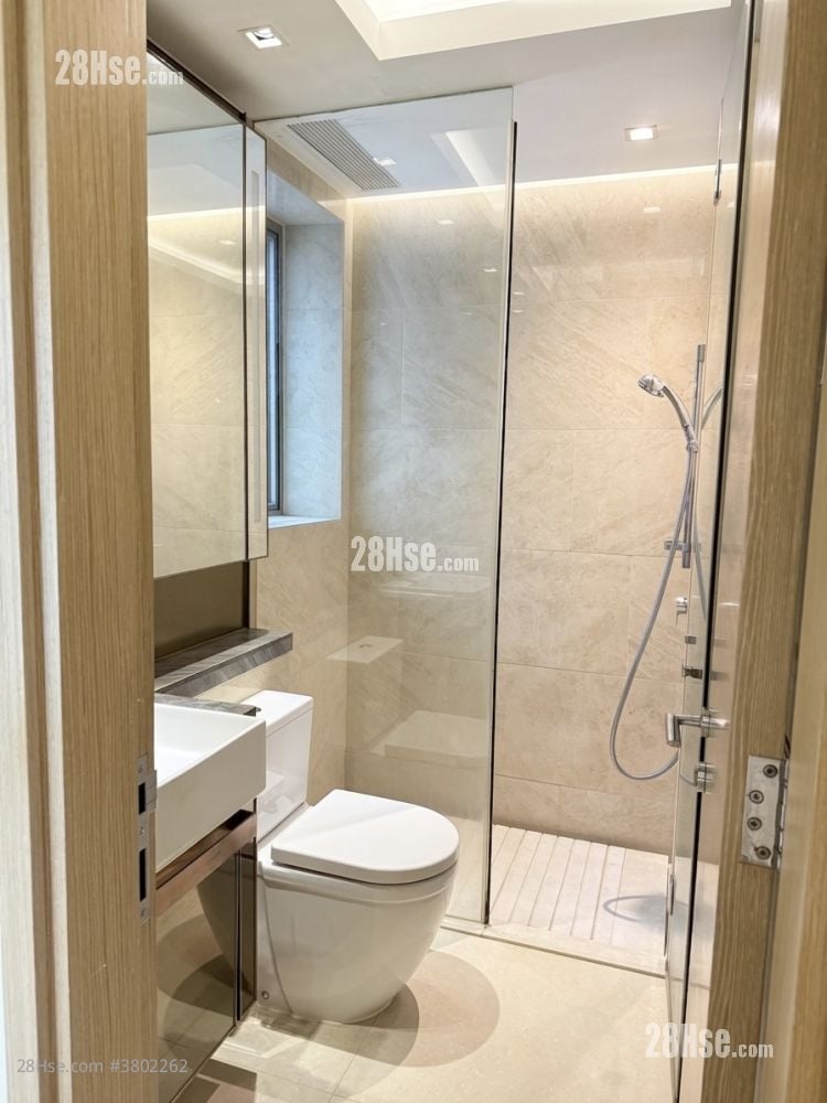 Century Link Rental 484 ft²