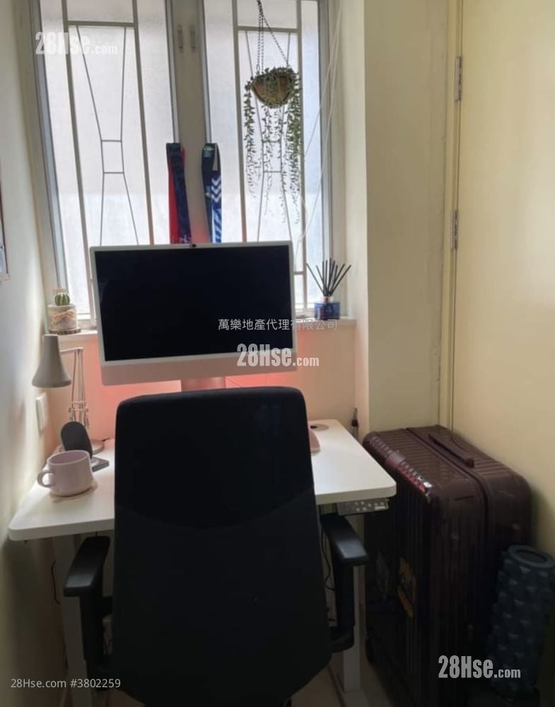 Ka Fai Court Sell 1 Bedroom , 1 Bathroom 323 ft²