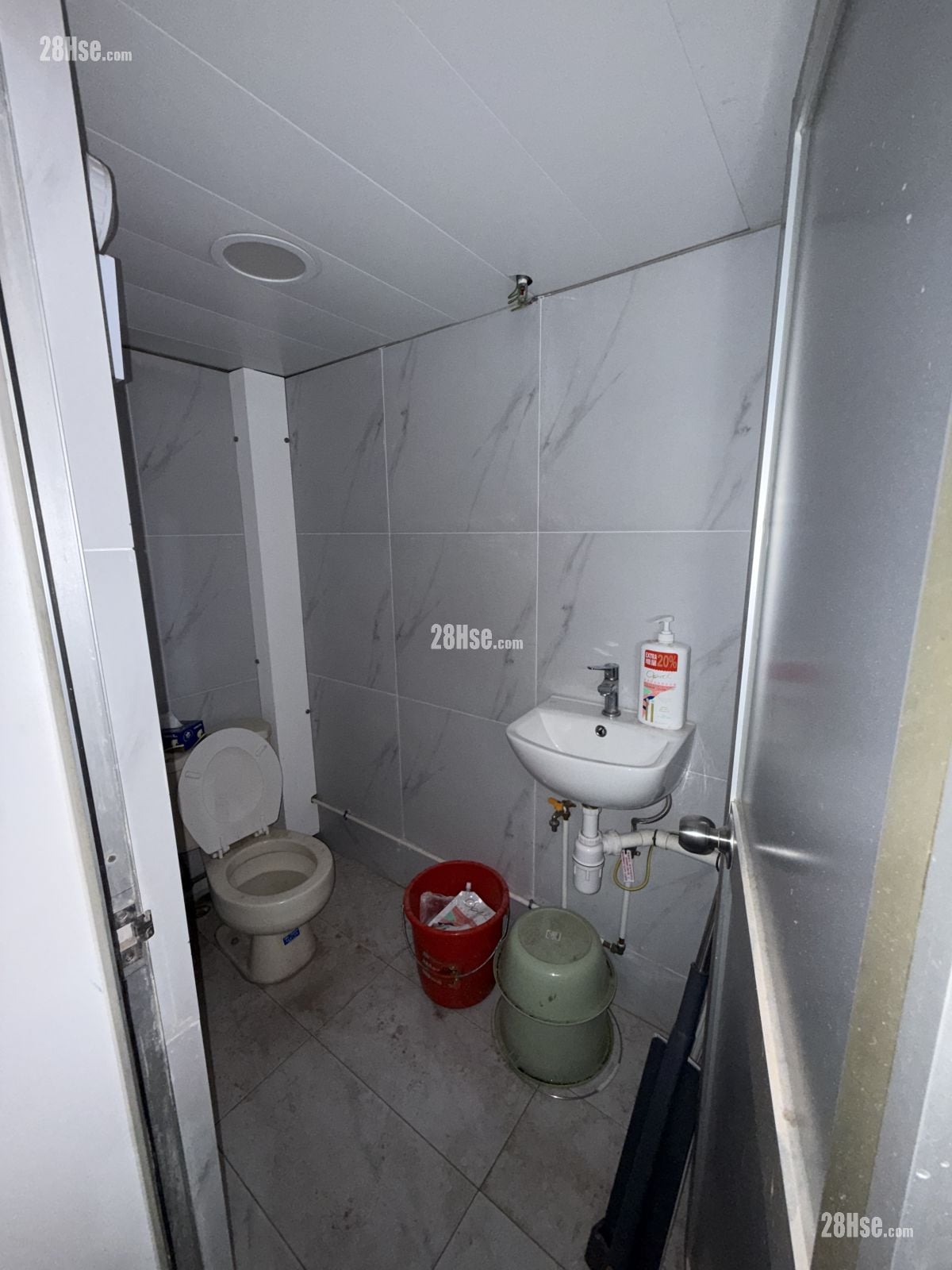 Wing Lee Building Rental 1 Toilet