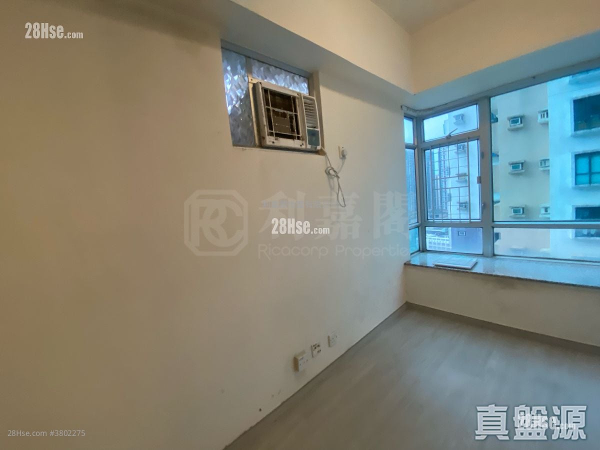 Well On Garden Sell 3 Bedrooms , 1 Bathroom 411 ft²