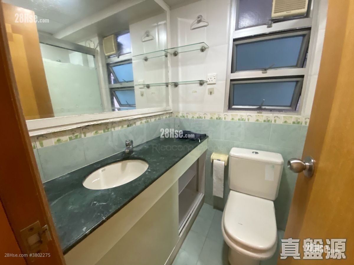 Well On Garden Sell 3 Bedrooms , 1 Bathroom 411 ft²