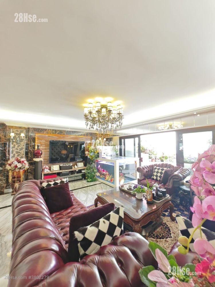 Lung Tang Court Sell 5+ Bedrooms , 3 Bathrooms 1,943 ft²