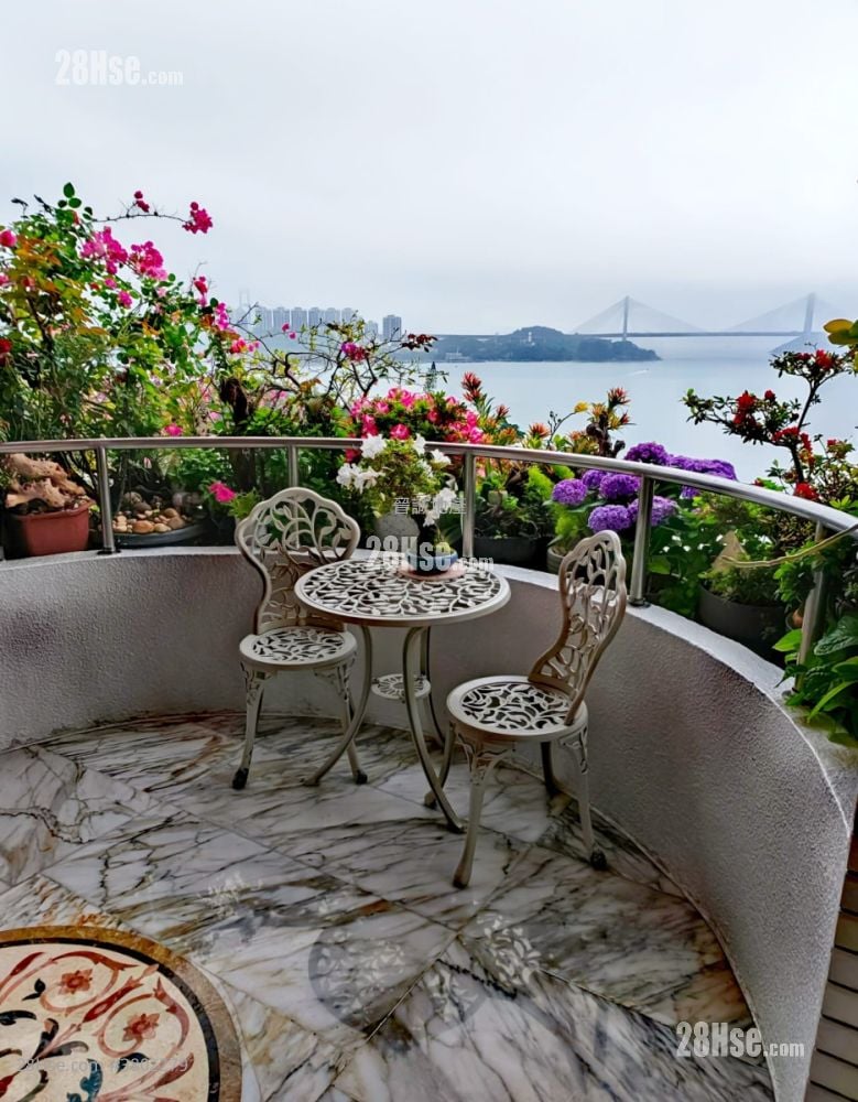 Lung Tang Court Sell 5+ Bedrooms , 3 Bathrooms 1,943 ft²