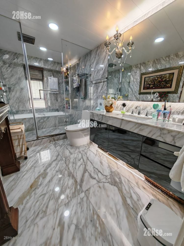 Lung Tang Court Sell 5+ Bedrooms , 3 Bathrooms 1,943 ft²