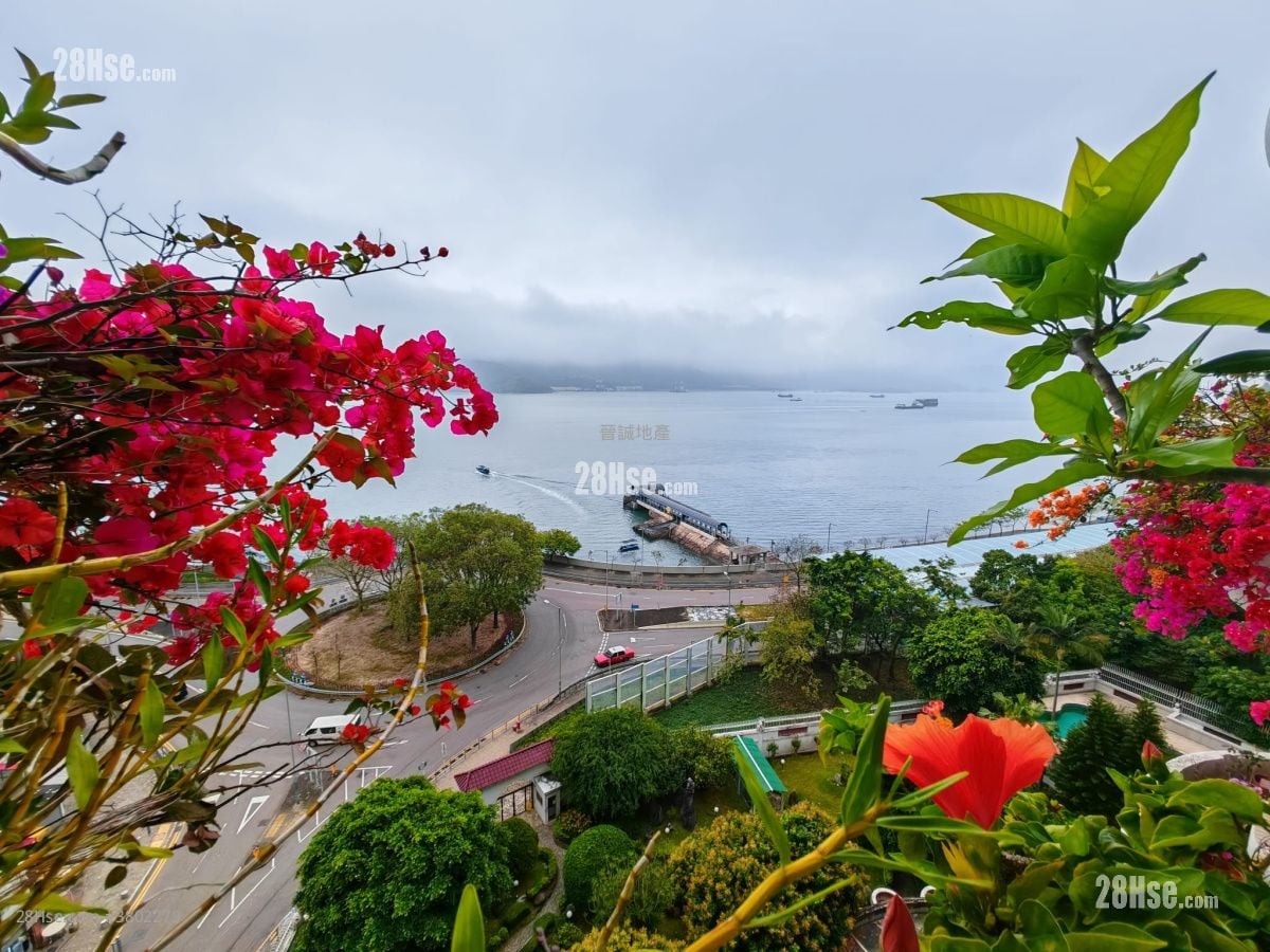 Lung Tang Court Sell 5+ Bedrooms , 3 Bathrooms 1,943 ft²