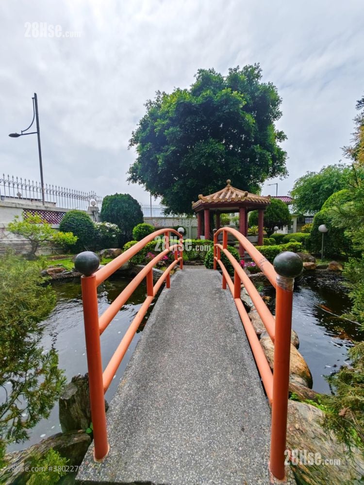 Lung Tang Court Sell 5+ Bedrooms , 3 Bathrooms 1,943 ft²