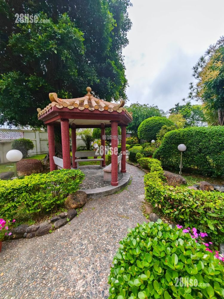 Lung Tang Court Sell 5+ Bedrooms , 3 Bathrooms 1,943 ft²