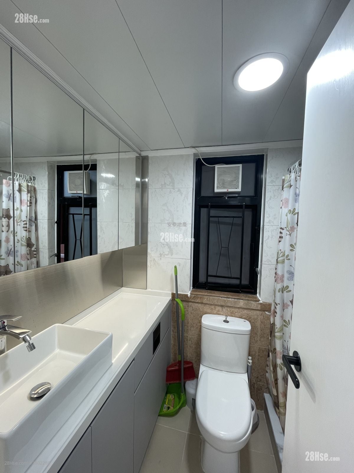 The Metro City Rental 2 Bedrooms , 1 Bathroom 406 ft²