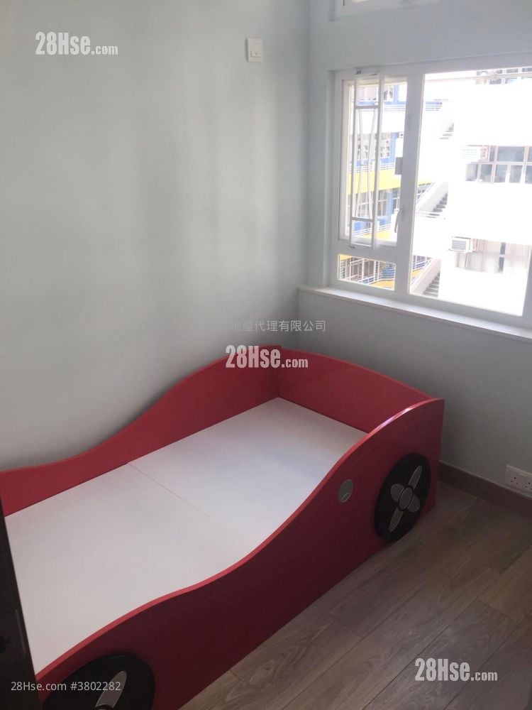 Whampoa Garden Sell 4 Bedrooms , 2 Bathrooms 761 ft²