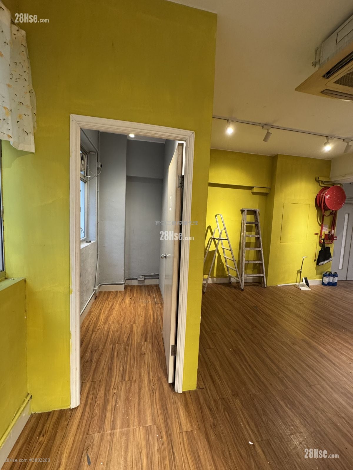 Tong Yuen Factory Building Rental 2,100 ft²