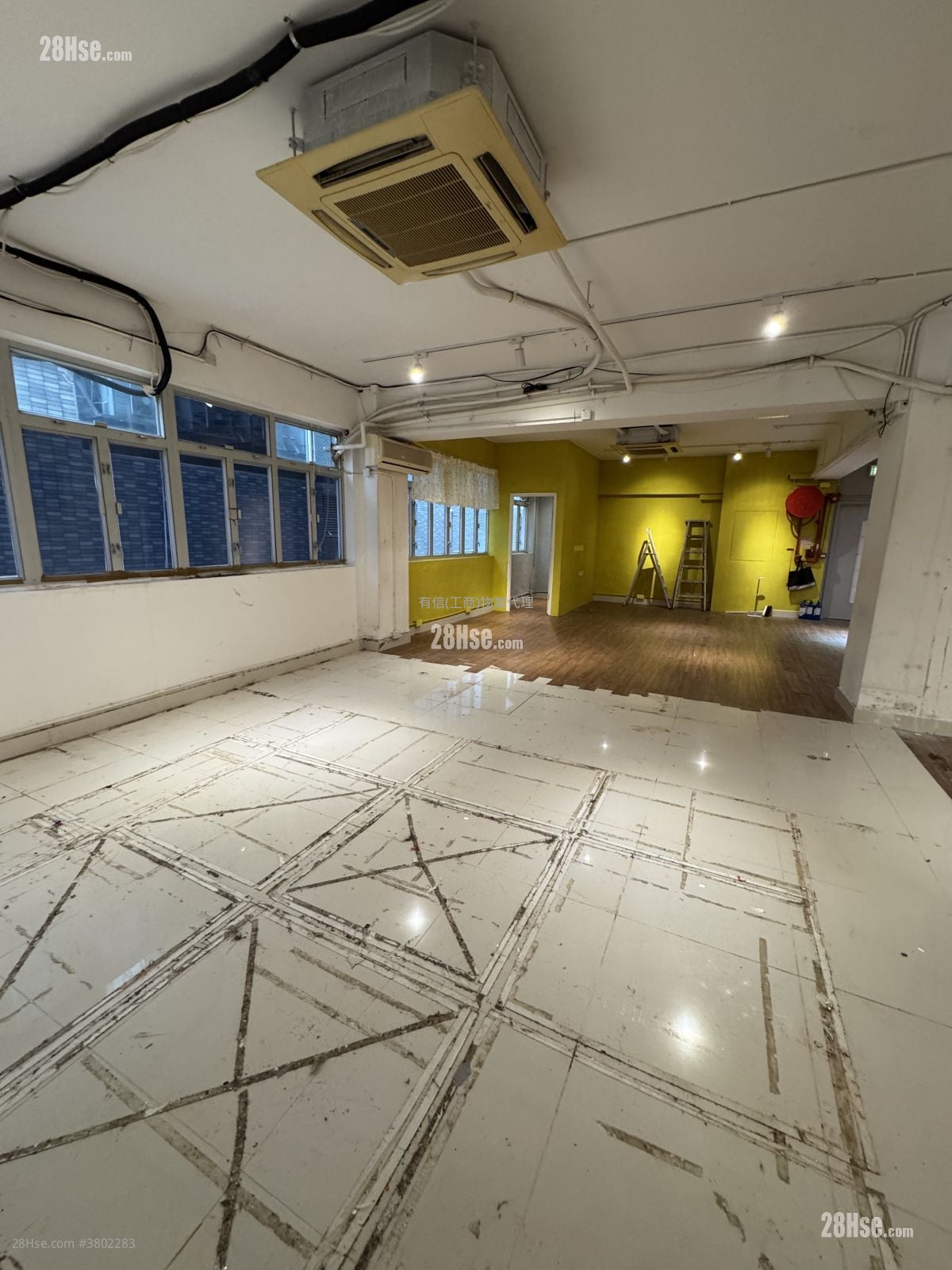 Tong Yuen Factory Building Rental 2,100 ft²