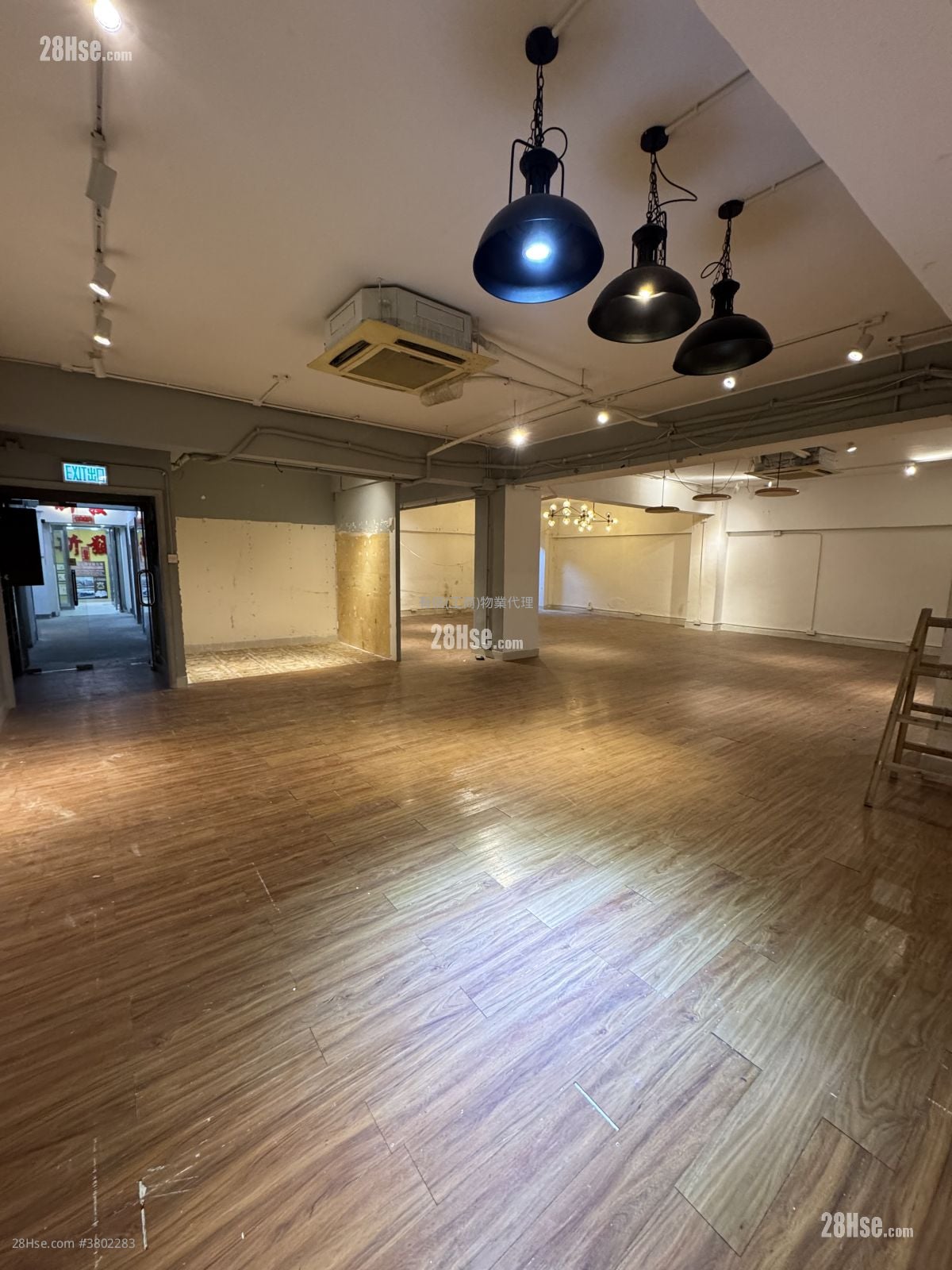 Tong Yuen Factory Building Rental 2,100 ft²