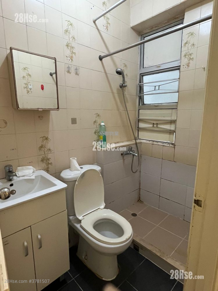 Smithfield Court Rental 2 Bedrooms , 1 Bathroom 330 ft²