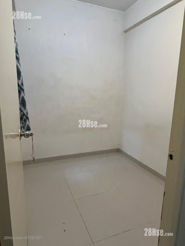 Smithfield Court Rental 2 Bedrooms , 1 Bathroom 330 ft²