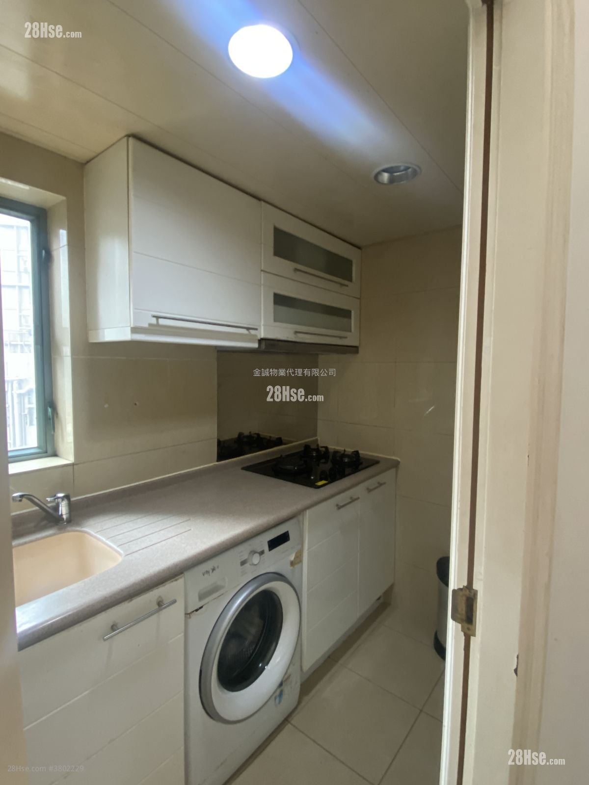 厨房: 帝后华庭 售盘 1 房 , 1 浴室 322 平方尺