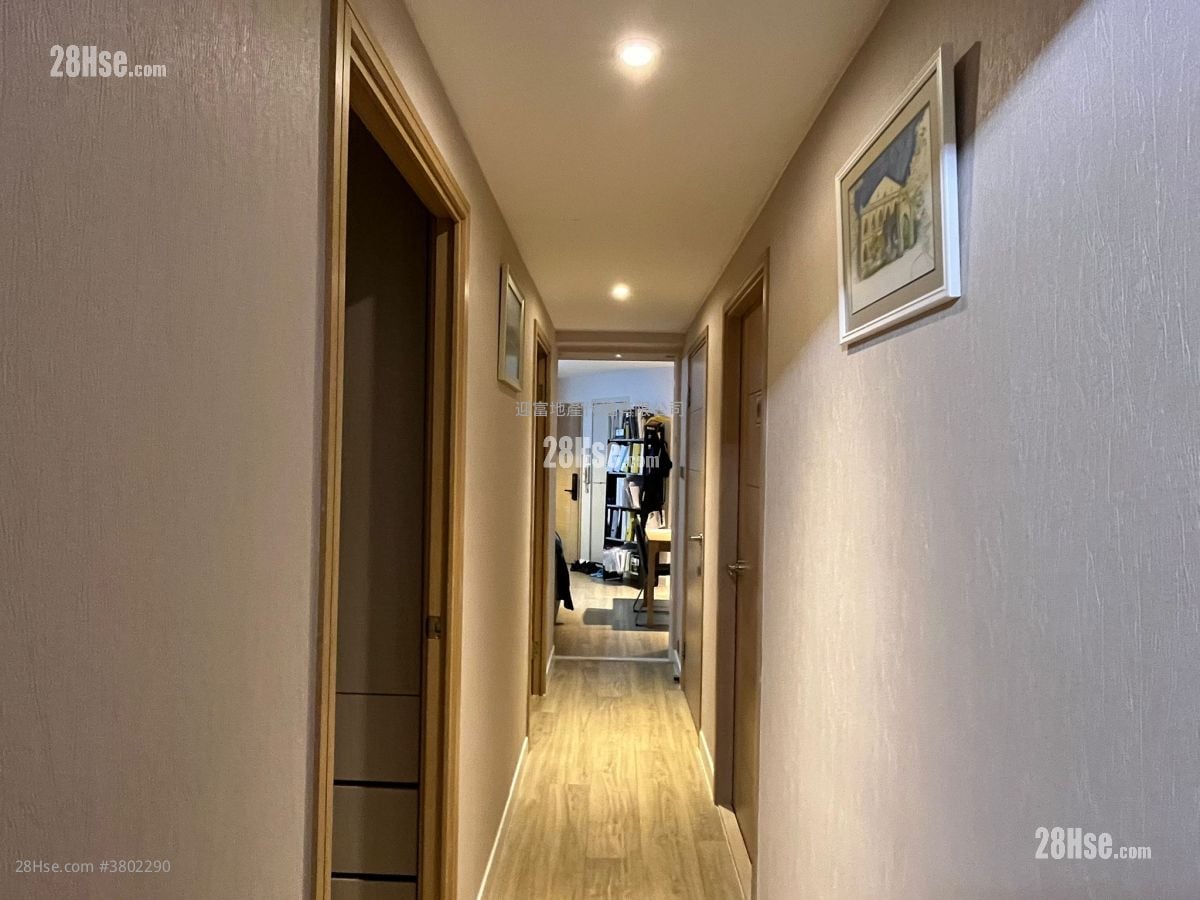 Whampoa Garden Sell 4 Bedrooms , 2 Bathrooms 729 ft²