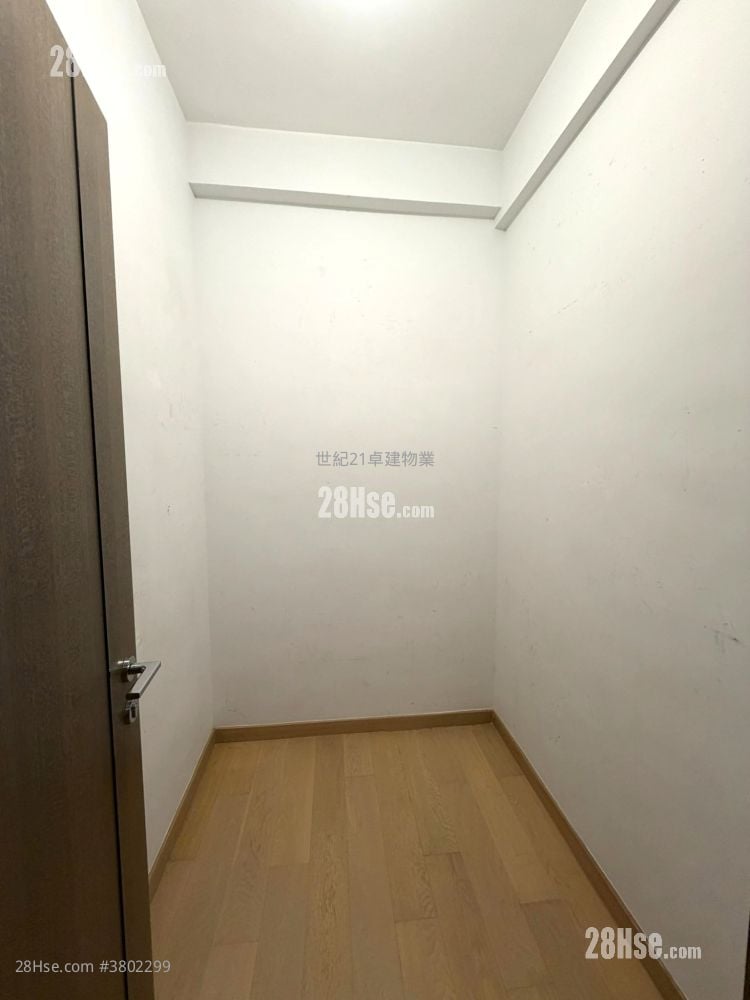 The Austin Rental 3 Bedrooms , 2 Bathrooms 908 ft²