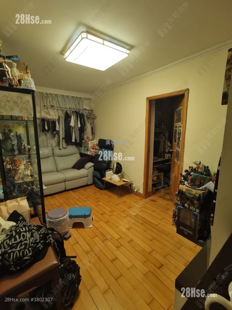 Ching Tai Court Sell 2 Bedrooms 401 ft²