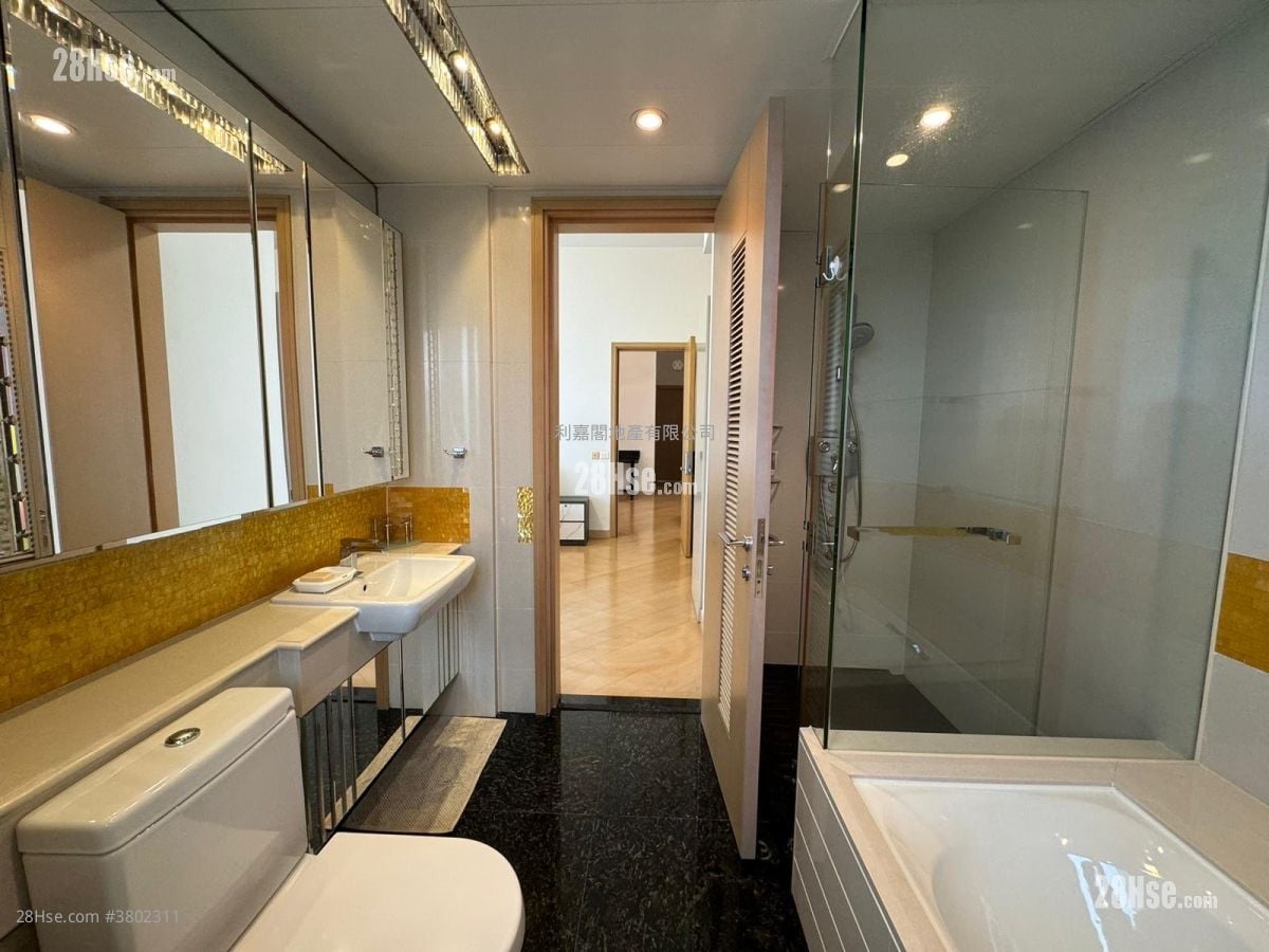 The Masterpiece Rental 3 Bedrooms , 2 Bathrooms 1,474 ft²