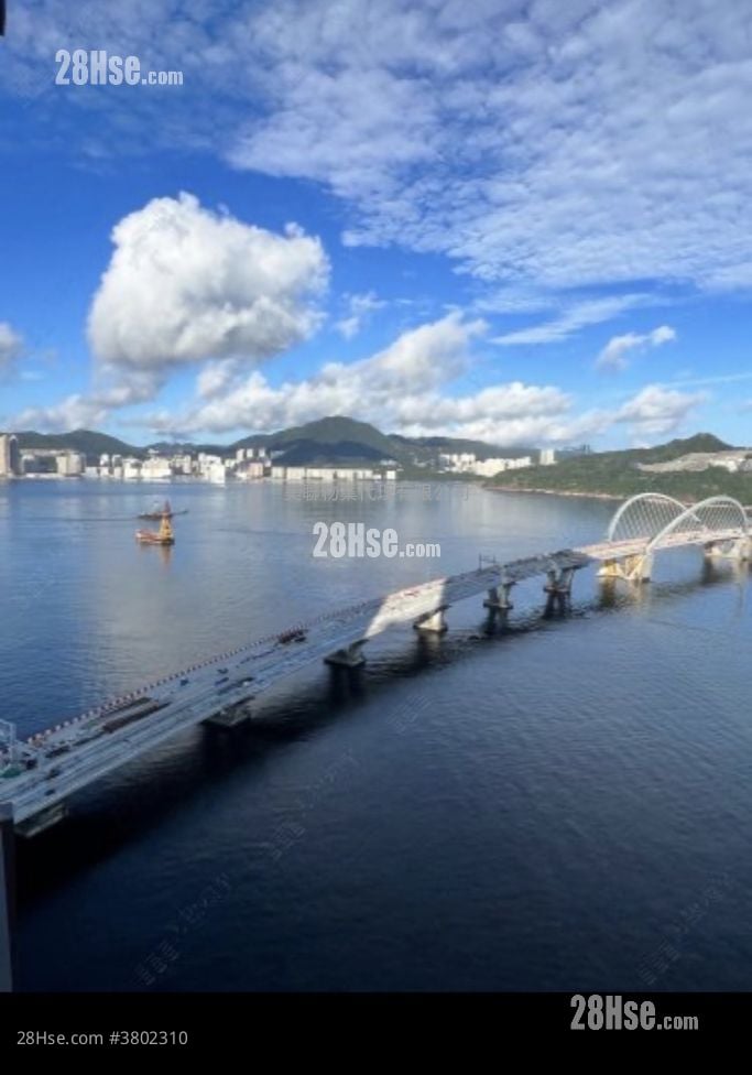 Sea To Sky Sell 4 Bedrooms 1,077 ft²