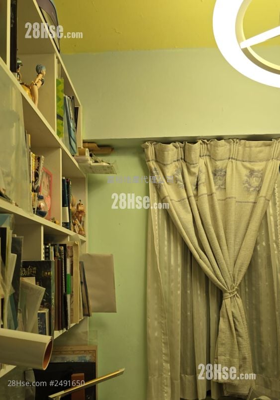 Cheung Tak Mansion Rental 2 Bedrooms , 1 Bathroom 337 ft²