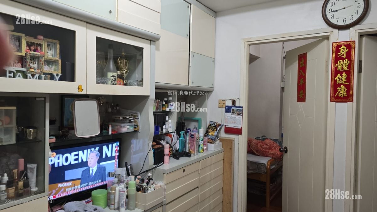Cheung Tak Mansion Rental 2 Bedrooms , 1 Bathroom 337 ft²