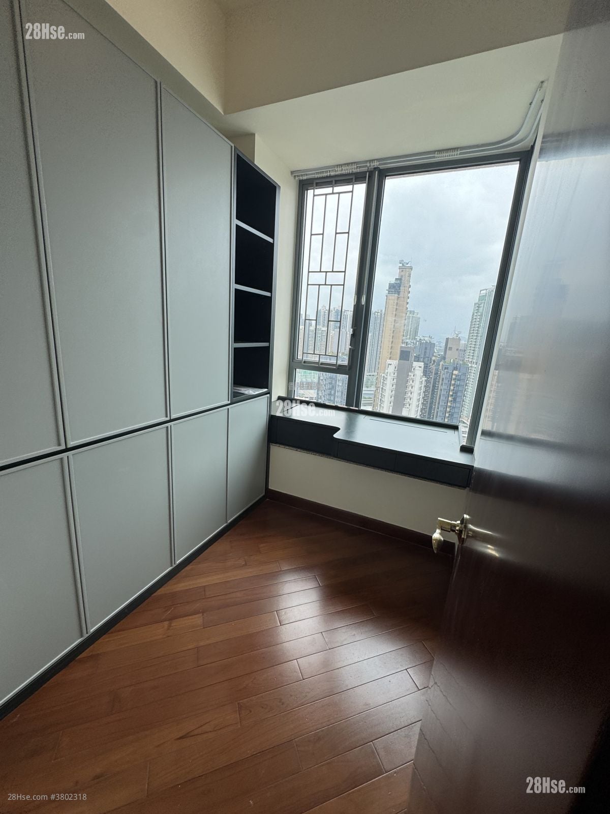 Park Summit Sell 3 Bedrooms 654 ft²