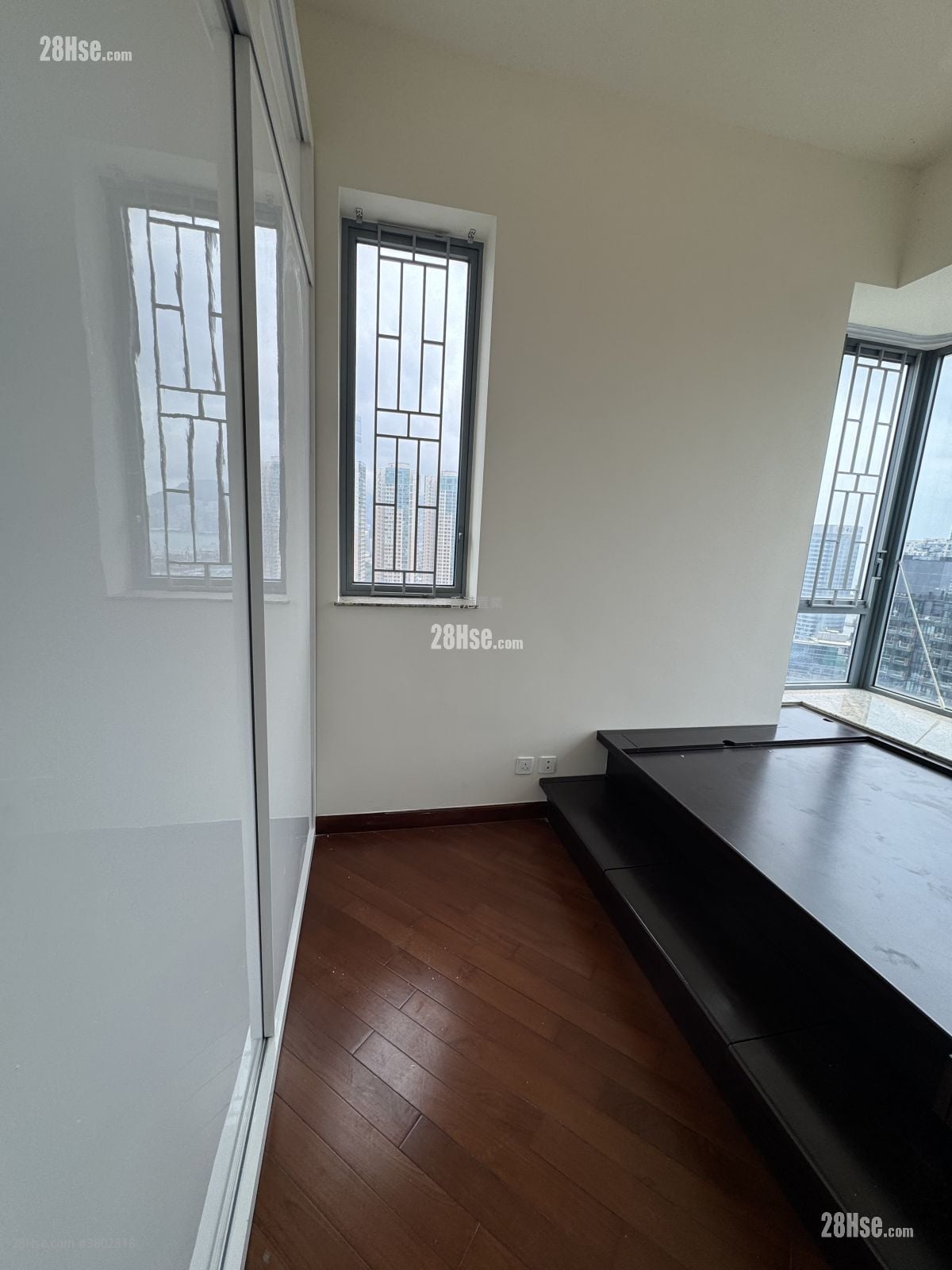 Park Summit Sell 3 Bedrooms 654 ft²