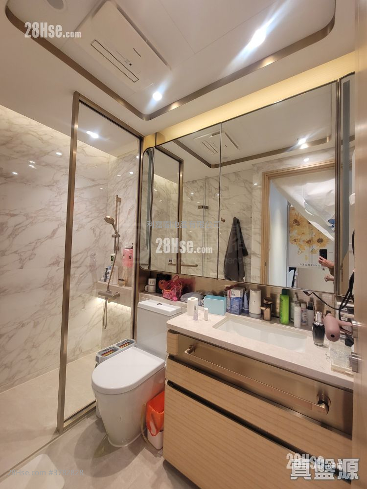 Grand Victoria Sell 3 Bedrooms , 3 Bathrooms 797 ft²