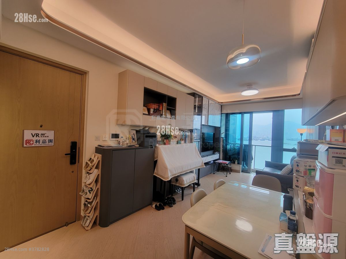 Grand Victoria Sell 3 Bedrooms , 3 Bathrooms 797 ft²