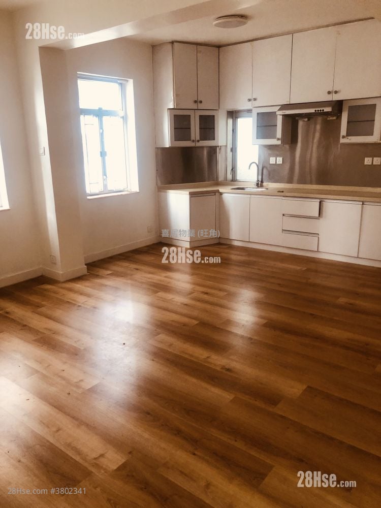 Imperial Court Sell 722 ft²