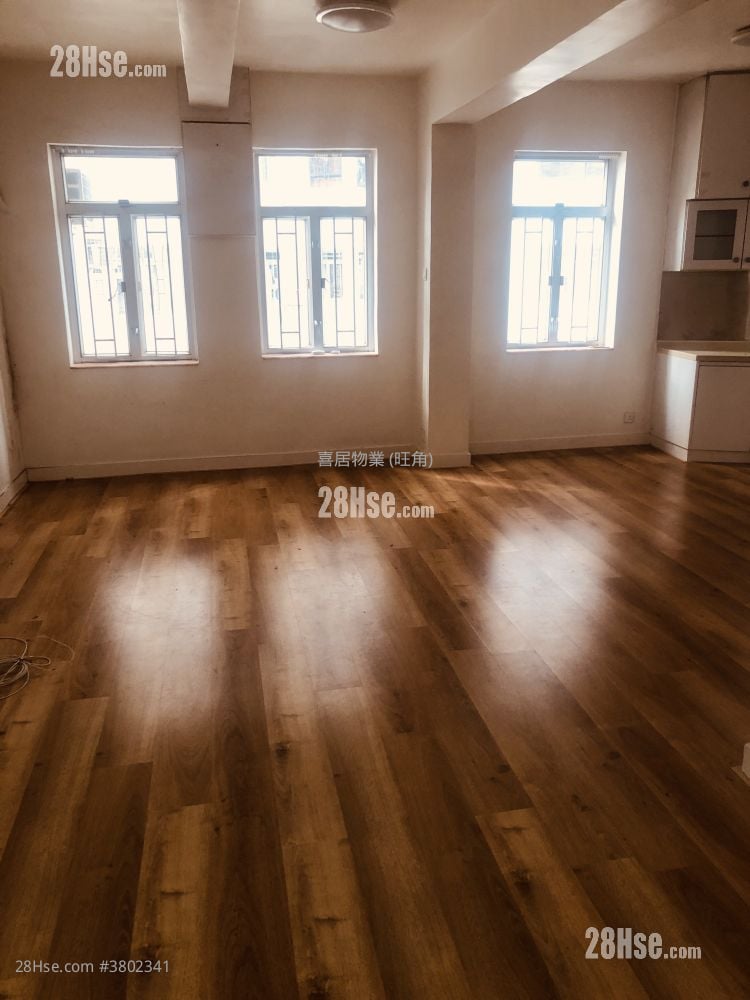 Imperial Court Sell 722 ft²