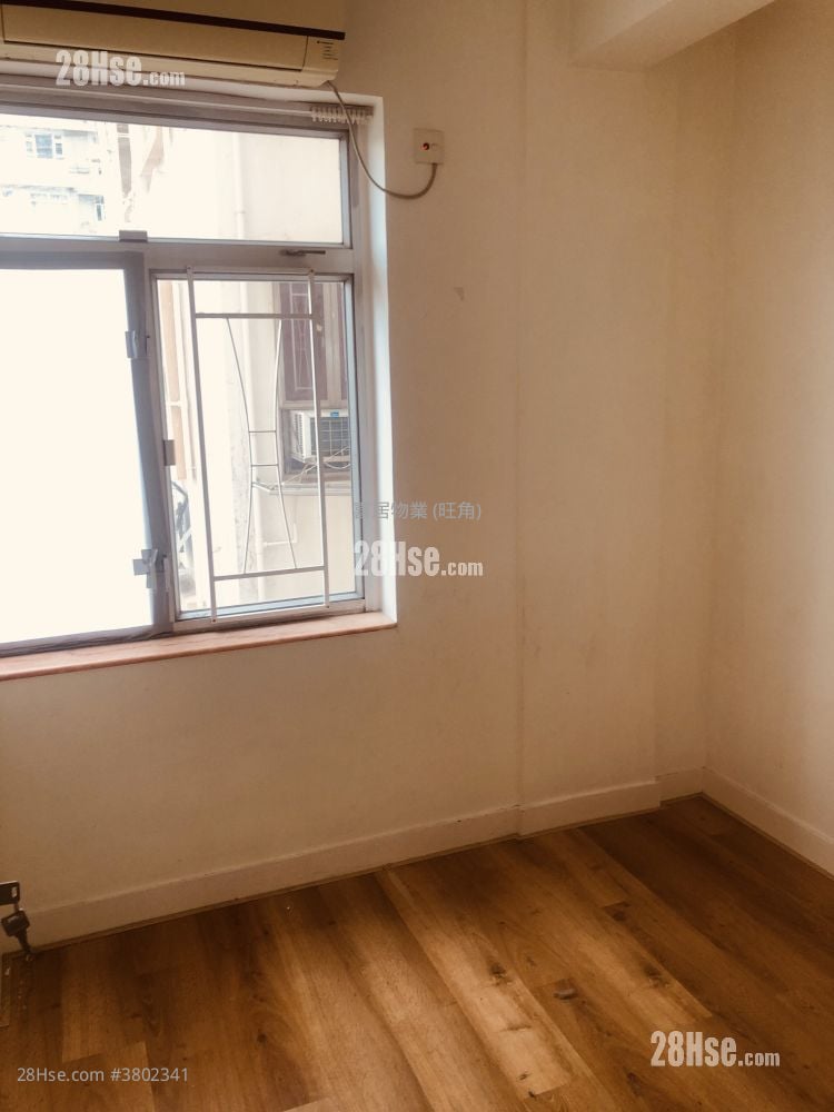 Imperial Court Sell 722 ft²