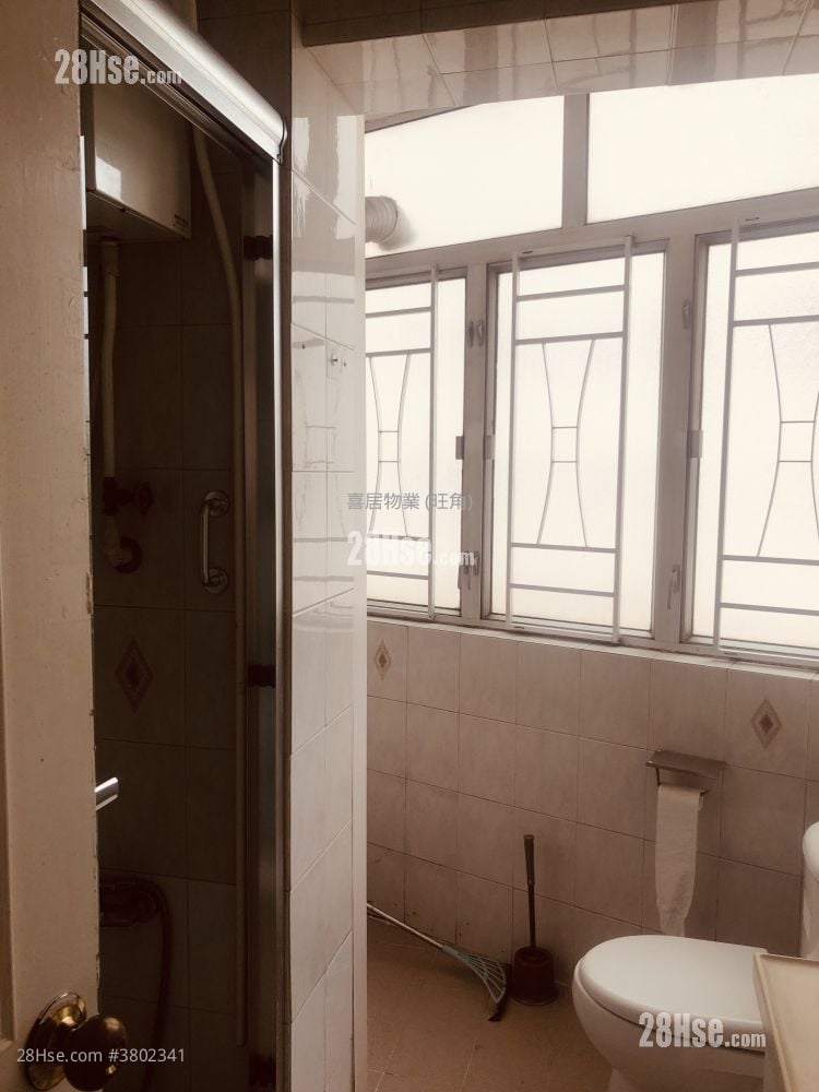 Imperial Court Sell 722 ft²