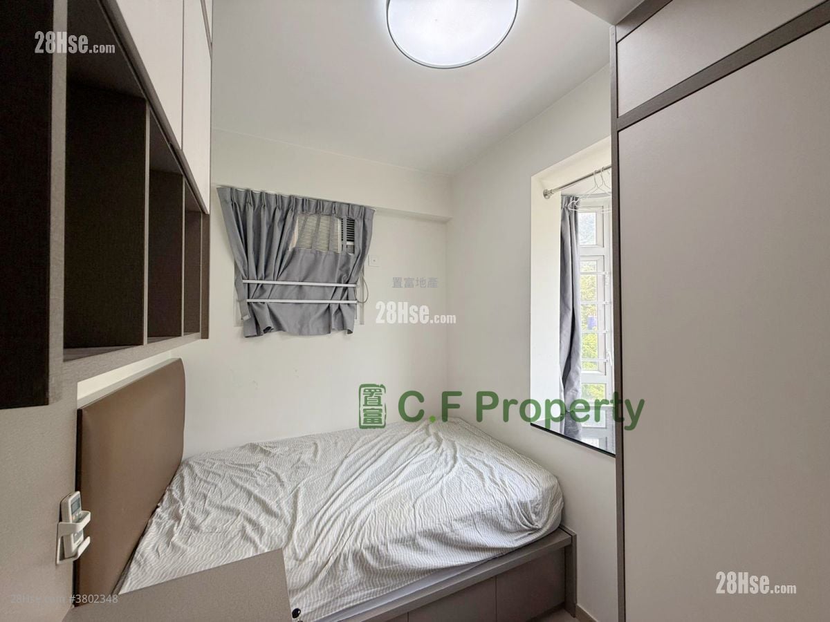 Kwai Fong Terrace Sell 3 Bedrooms , 1 Bathroom 473 ft²