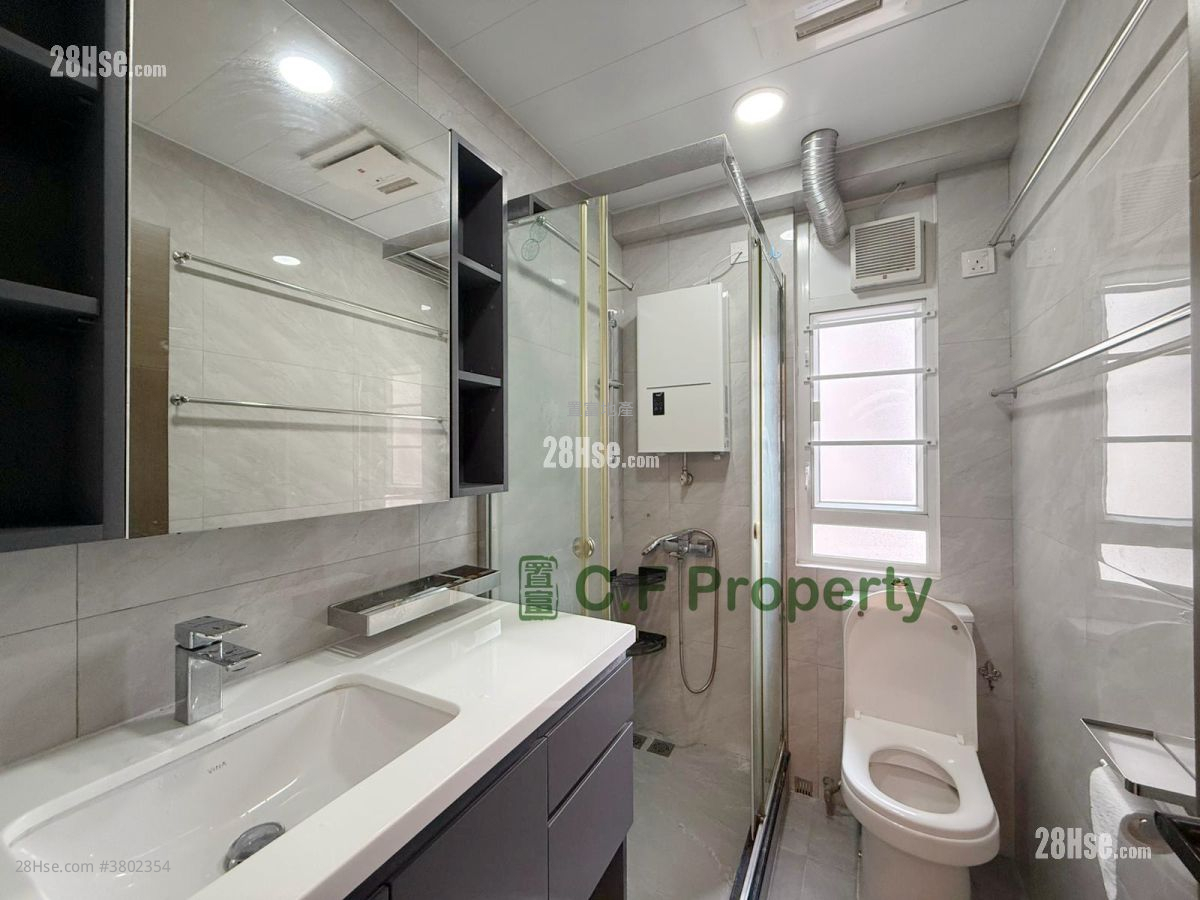 Kwai Fong Terrace Sell 3 Bedrooms , 1 Bathroom 473 ft²