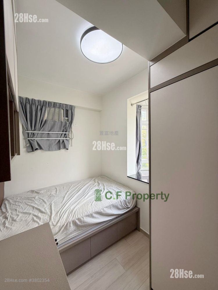 Kwai Fong Terrace Sell 3 Bedrooms , 1 Bathroom 473 ft²