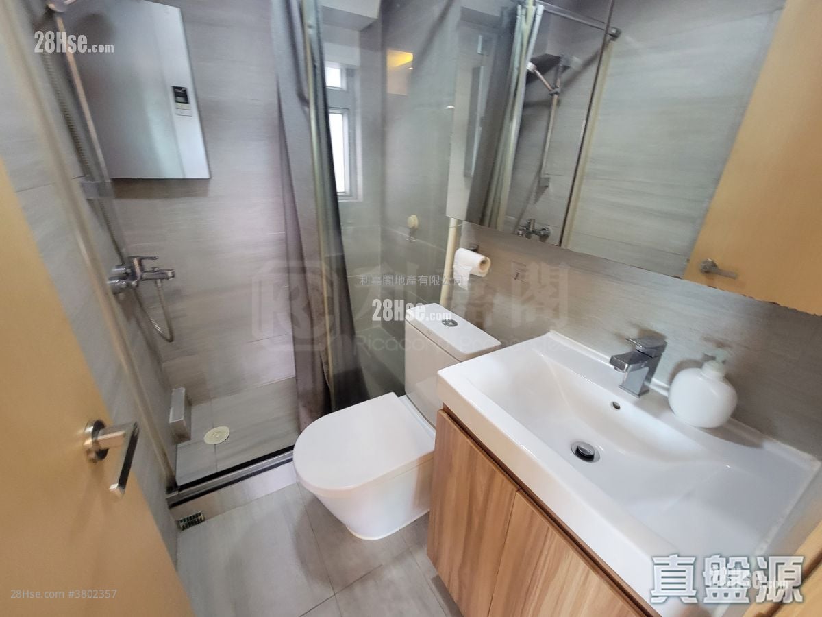 Metro Harbour View Sell 2 Bedrooms 348 ft²