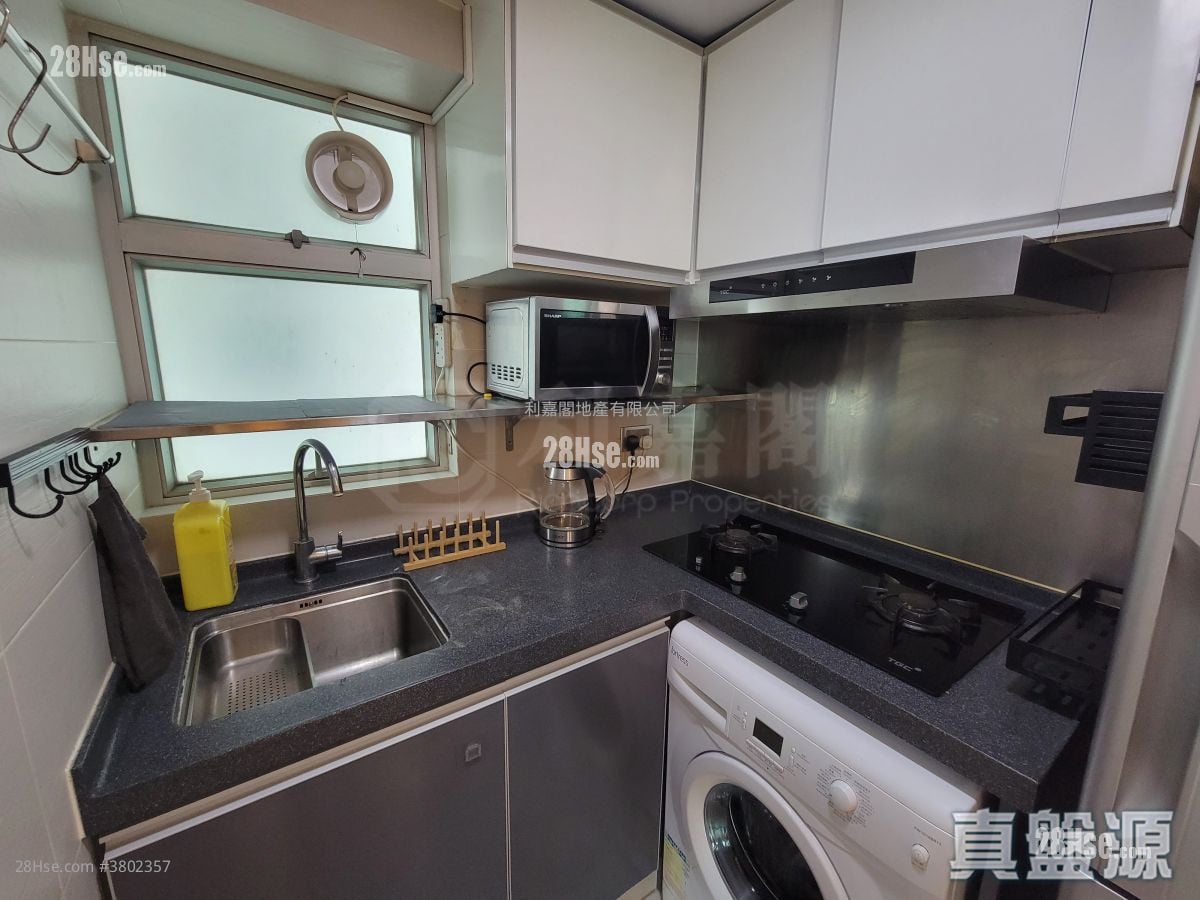 Metro Harbour View Sell 2 Bedrooms 348 ft²