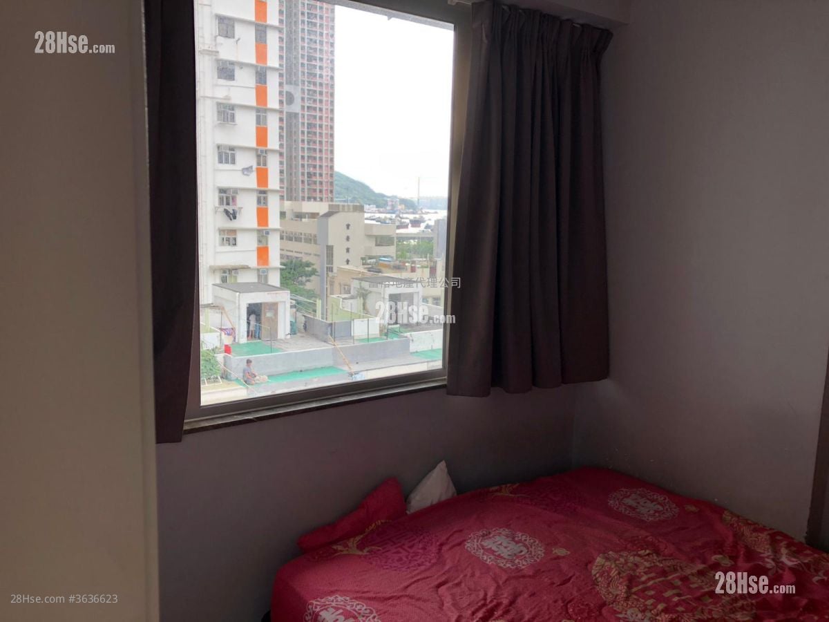 Kam Shing Building Sell 2 Bedrooms 353 ft²