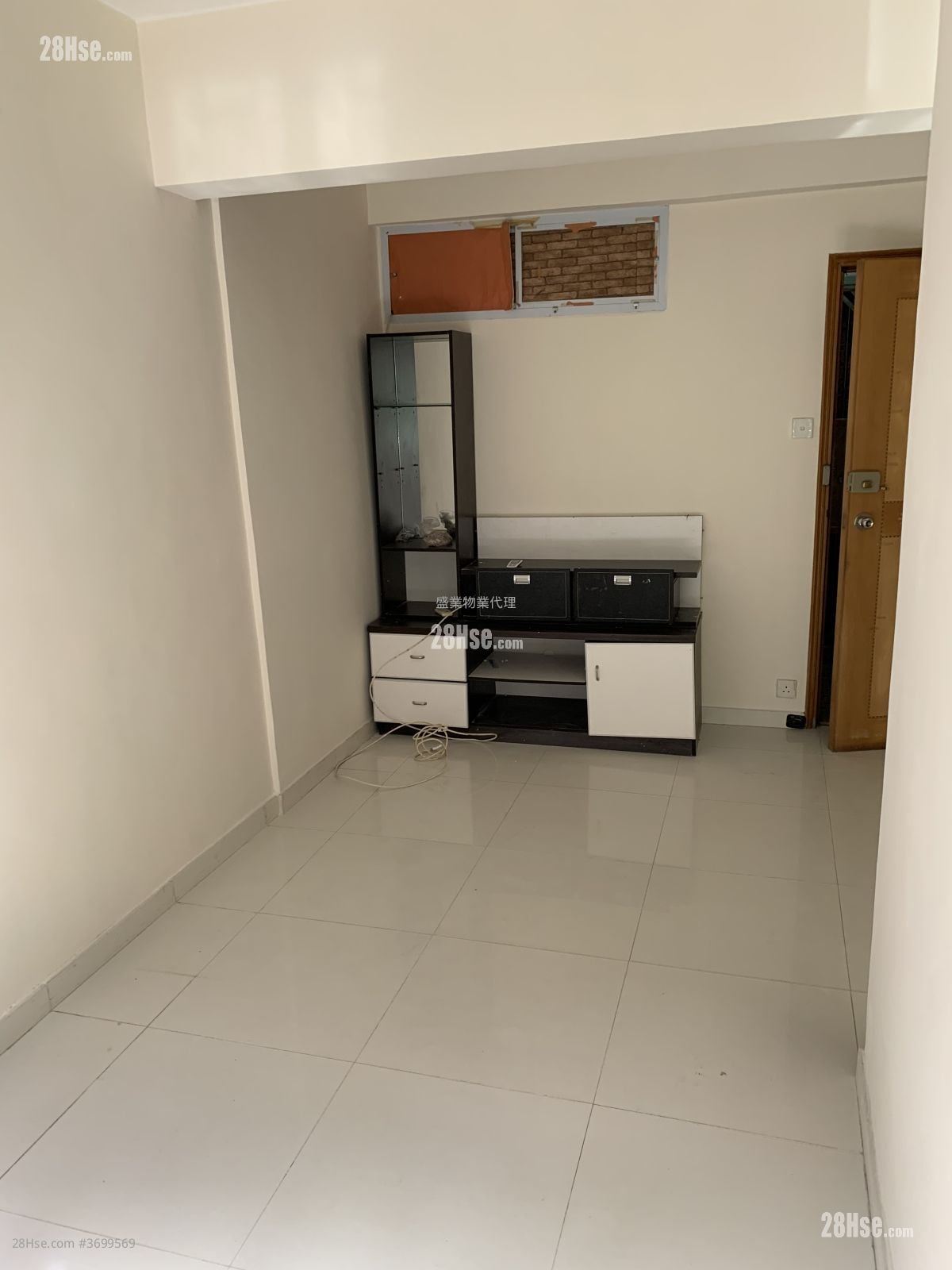 仁乐大厦 租盘 1 房 , 1 浴室 290 平方尺