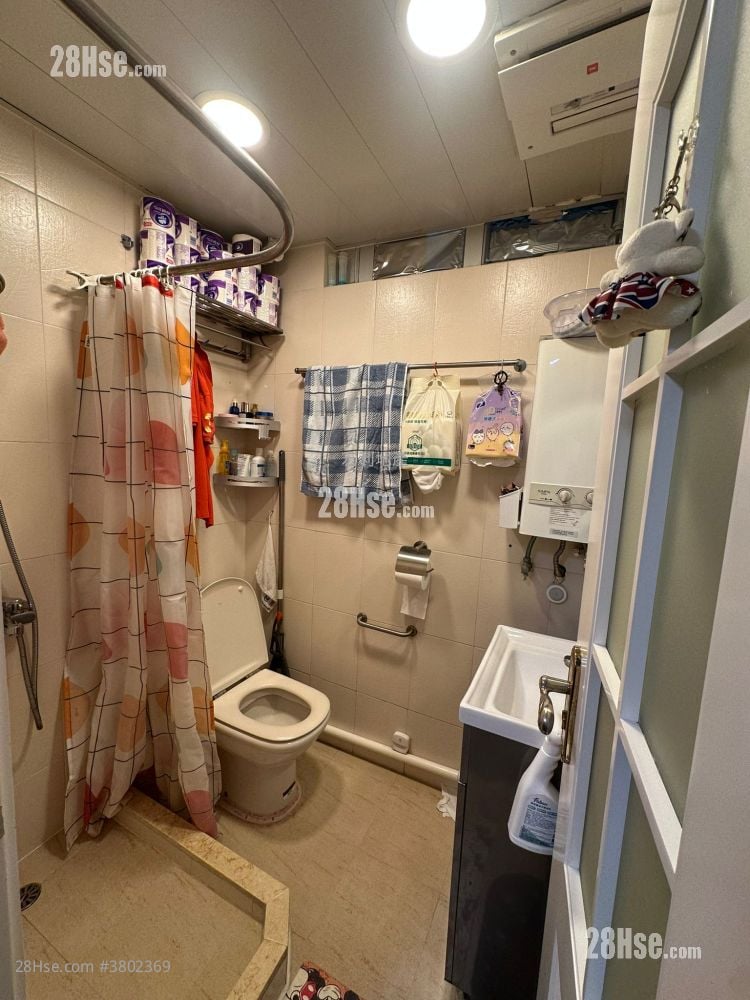 Fung Wah Estate Sell 1 Bedroom , 1 Bathroom 385 ft²