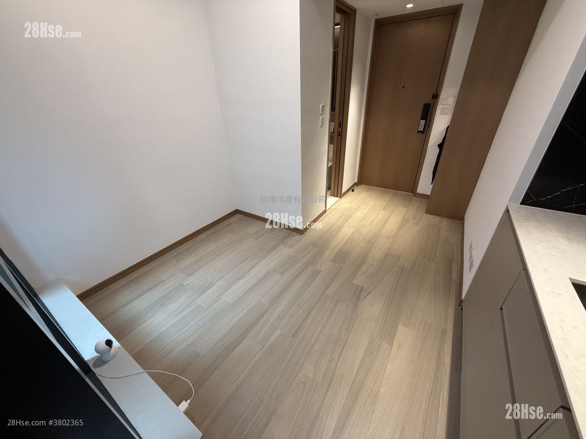 Uptify Sell Studio , 1 Bathroom 172 ft²