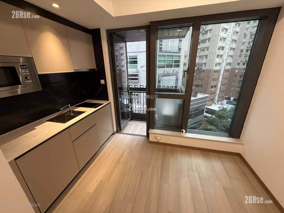 Uptify Sell Studio , 1 Bathroom 172 ft²