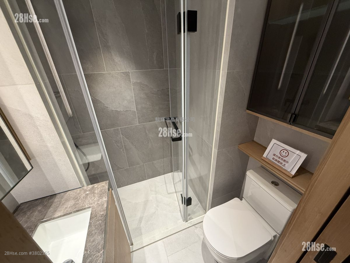 Uptify Sell Studio , 1 Bathroom 172 ft²