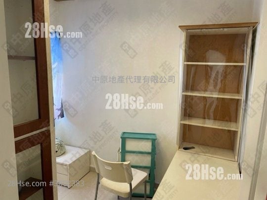 Yuet Lai Court Sell 2 Bedrooms , 1 Bathroom 421 ft²